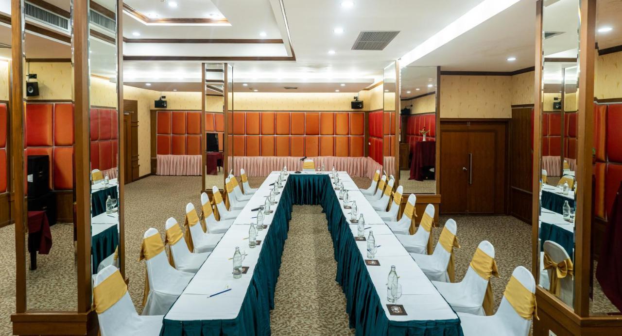 Sirin Hotel & Resident Хон Каен Экстерьер фото